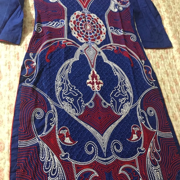 Full embroidered designer kameez by Warda - Picture 6 of 7